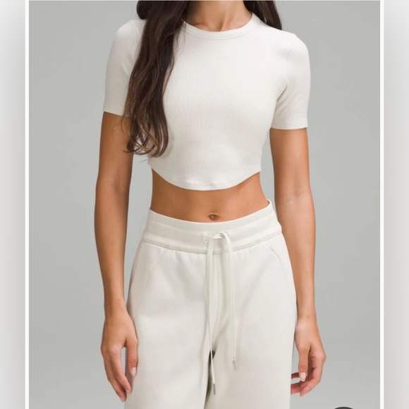 Lululemon ribbed crop tee - Picture 1 of 6